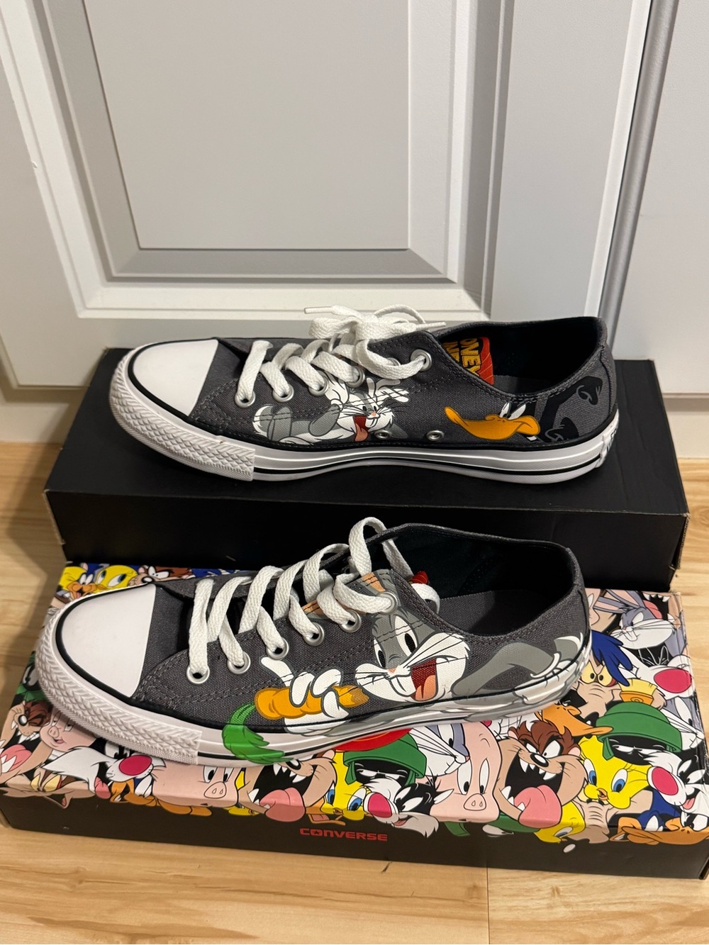 Converse Black & White Looney Tunes Bugs Bunny Low Top Sneakers
